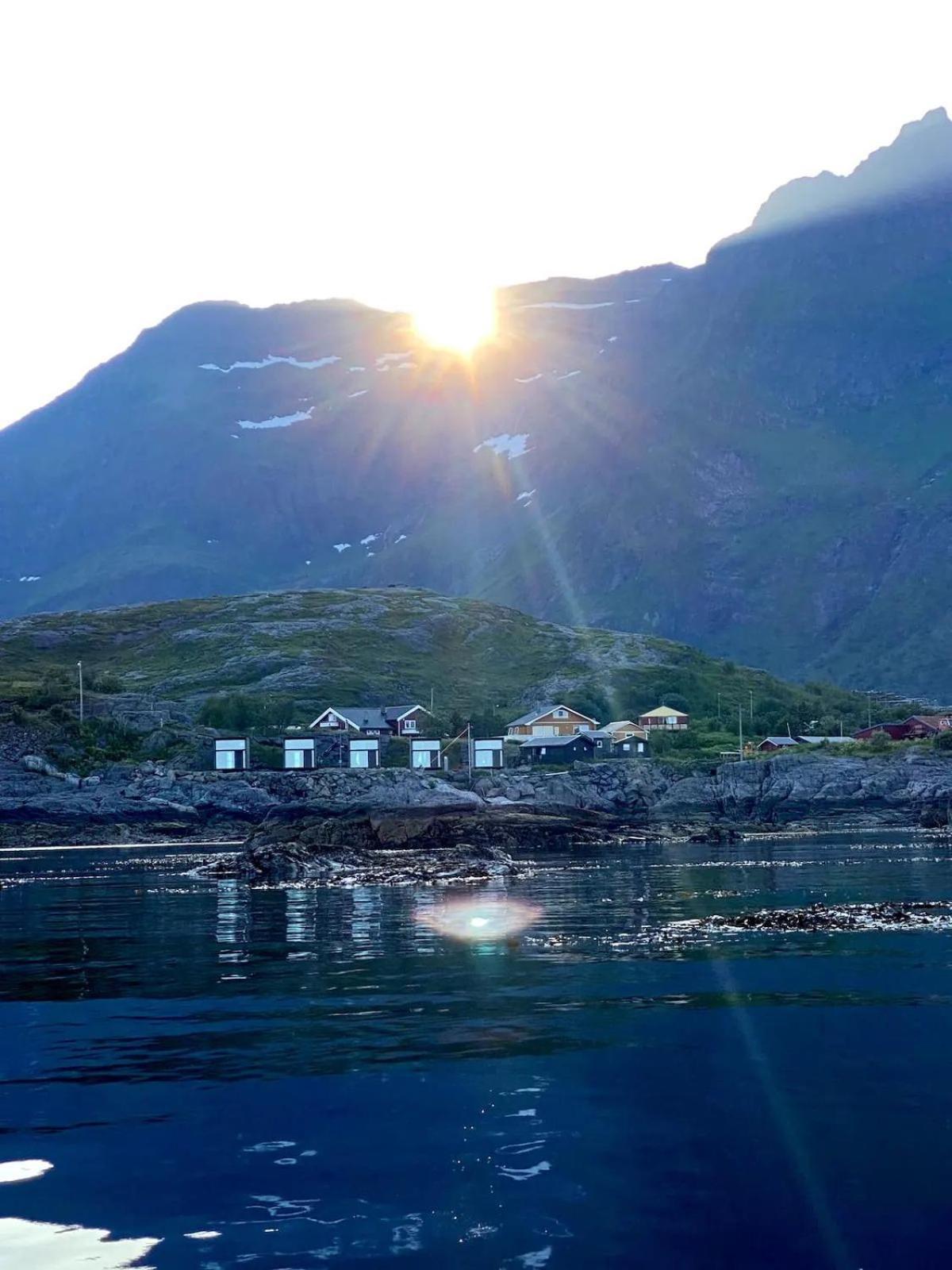 High End Sea Cabins At A In Lofoten Москенес Екстериор снимка