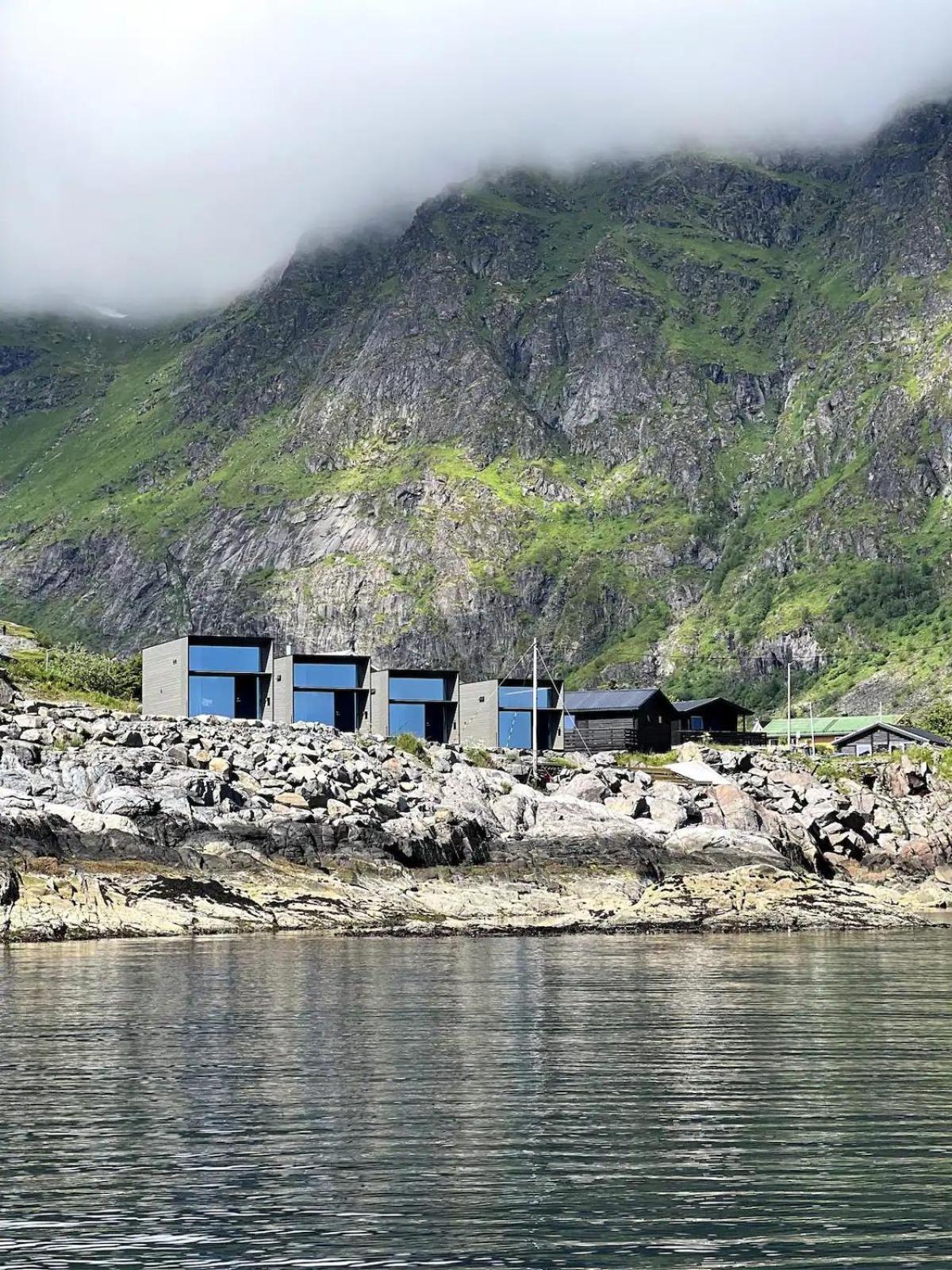 High End Sea Cabins At A In Lofoten Москенес Екстериор снимка